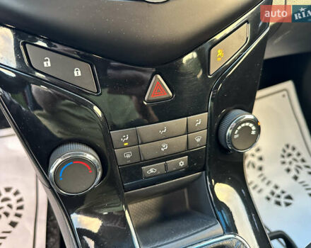 Шевроле Круз 2013 в Луцке на Automoto.ua Красный Шевроле Круз, объемом двигателя 1.7 л и пробегом 234 тыс. км за 7400 $, фото 59 на Automoto.ua