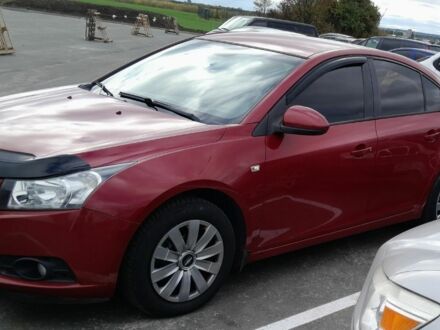 Красный Шевроле Круз, объемом двигателя 1.6 л и пробегом 202 тыс. км за 6500 $, фото 1 на Automoto.ua