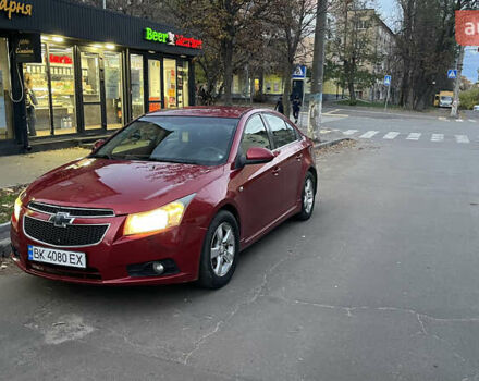 Шевроле Круз 2011 у Києві на Automoto.ua Червоний Шевроле Круз, об'ємом двигуна 1.36 л та пробігом 204 тис. км за 5399 $, фото 1 на Automoto.ua