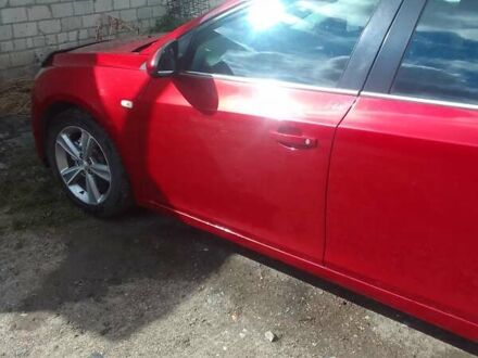 Красный Шевроле Круз, объемом двигателя 1.36 л и пробегом 142 тыс. км за 7000 $, фото 1 на Automoto.ua