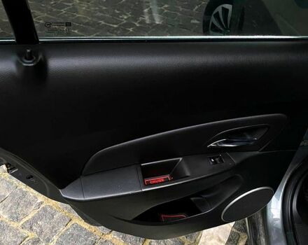 Шевроле Круз, объемом двигателя 1.8 л и пробегом 135 тыс. км за 6500 $, фото 6 на Automoto.ua