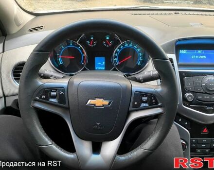Шевроле Круз, объемом двигателя 2 л и пробегом 180 тыс. км за 7500 $, фото 3 на Automoto.ua