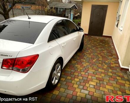 Шевроле Круз, объемом двигателя 2 л и пробегом 180 тыс. км за 7500 $, фото 7 на Automoto.ua