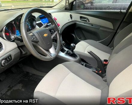 Шевроле Круз, объемом двигателя 2 л и пробегом 180 тыс. км за 7500 $, фото 6 на Automoto.ua