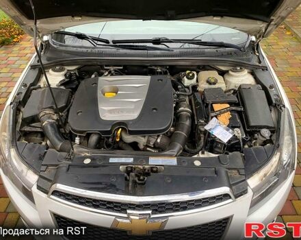 Шевроле Круз, объемом двигателя 2 л и пробегом 180 тыс. км за 7500 $, фото 8 на Automoto.ua