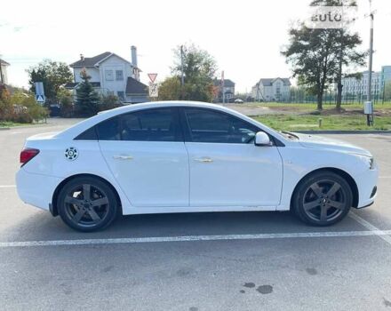 Шевроле Круз, об'ємом двигуна 1.8 л та пробігом 270 тис. км за 7000 $, фото 4 на Automoto.ua