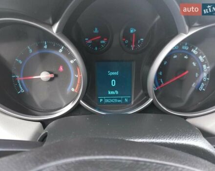 Шевроле Круз, объемом двигателя 1.8 л и пробегом 65 тыс. км за 9000 $, фото 5 на Automoto.ua