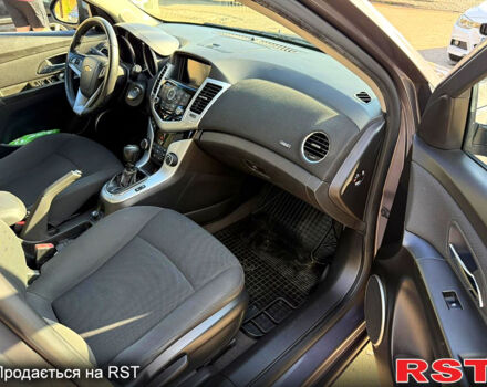 Шевроле Круз, объемом двигателя 1.7 л и пробегом 277 тыс. км за 7499 $, фото 10 на Automoto.ua