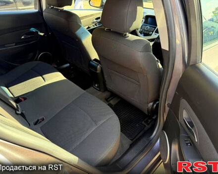 Шевроле Круз, объемом двигателя 1.7 л и пробегом 277 тыс. км за 7499 $, фото 9 на Automoto.ua