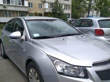 Шевроле Круз 2011 в Киеве на Automoto.ua Шевроле Круз, объемом двигателя 1.8 л и пробегом 120 тыс. км за 6600 $, фото 1 на Automoto.ua