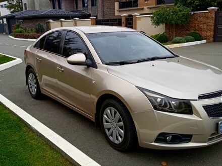 Шевроле Круз 2011 в Коропе на Automoto.ua Шевроле Круз, объемом двигателя 1.8 л и пробегом 182 тыс. км за 6700 $, фото 1 на Automoto.ua