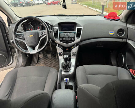 Сірий Шевроле Круз, об'ємом двигуна 1.8 л та пробігом 159 тис. км за 7600 $, фото 10 на Automoto.ua