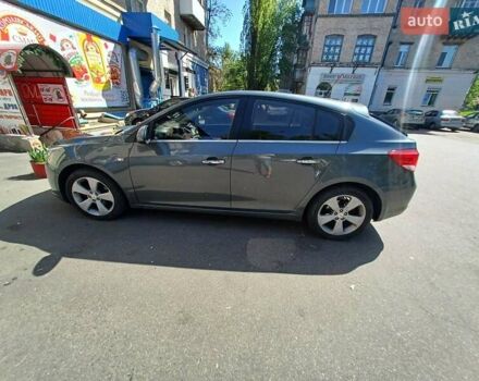 Серый Шевроле Круз, объемом двигателя 1.8 л и пробегом 192 тыс. км за 8000 $, фото 5 на Automoto.ua