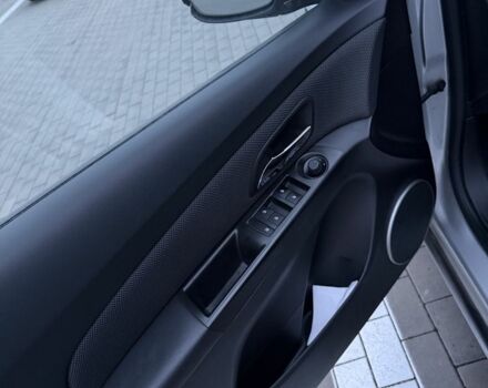 Сірий Шевроле Круз, об'ємом двигуна 1.8 л та пробігом 125 тис. км за 3000 $, фото 10 на Automoto.ua