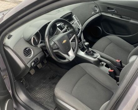 Серый Шевроле Круз, объемом двигателя 1.8 л и пробегом 184 тыс. км за 7900 $, фото 4 на Automoto.ua