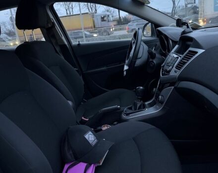 Сірий Шевроле Круз, об'ємом двигуна 1.8 л та пробігом 125 тис. км за 3000 $, фото 14 на Automoto.ua