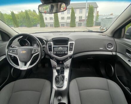 Серый Шевроле Круз, объемом двигателя 1.8 л и пробегом 184 тыс. км за 7900 $, фото 6 на Automoto.ua