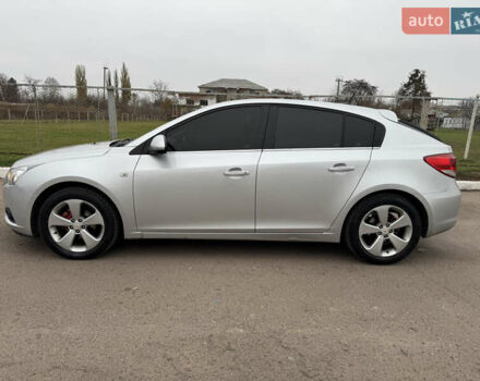 Сірий Шевроле Круз, об'ємом двигуна 1.8 л та пробігом 159 тис. км за 7600 $, фото 4 на Automoto.ua