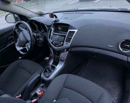 Сірий Шевроле Круз, об'ємом двигуна 1.8 л та пробігом 125 тис. км за 3000 $, фото 15 на Automoto.ua