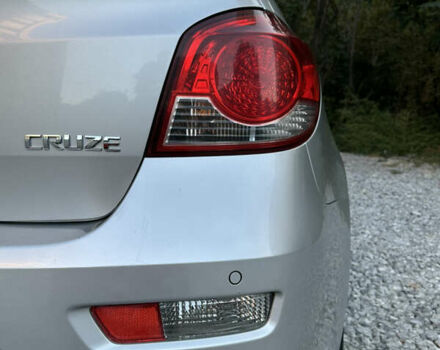 Серый Шевроле Круз, объемом двигателя 2 л и пробегом 299 тыс. км за 8300 $, фото 7 на Automoto.ua