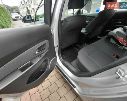 Серый Шевроле Круз, объемом двигателя 1.69 л и пробегом 187 тыс. км за 6600 $, фото 7 на Automoto.ua