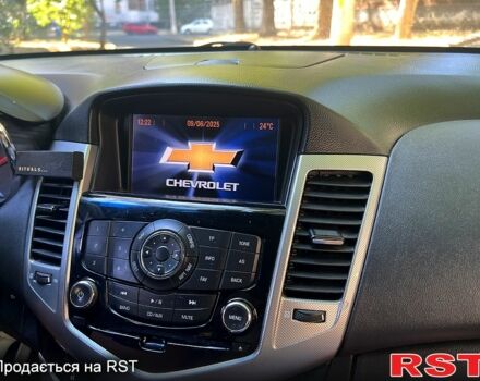 Серый Шевроле Круз, объемом двигателя 1.8 л и пробегом 128 тыс. км за 6500 $, фото 6 на Automoto.ua