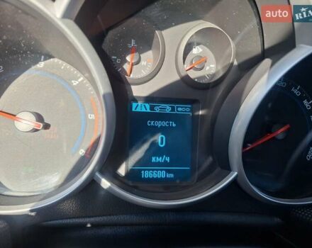 Серый Шевроле Круз, объемом двигателя 1.69 л и пробегом 187 тыс. км за 6600 $, фото 19 на Automoto.ua
