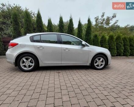 Серый Шевроле Круз, объемом двигателя 1.69 л и пробегом 187 тыс. км за 6600 $, фото 3 на Automoto.ua