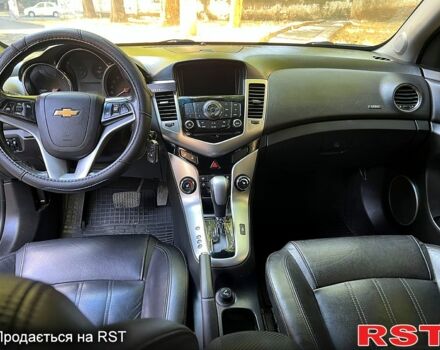 Серый Шевроле Круз, объемом двигателя 1.8 л и пробегом 128 тыс. км за 6500 $, фото 7 на Automoto.ua