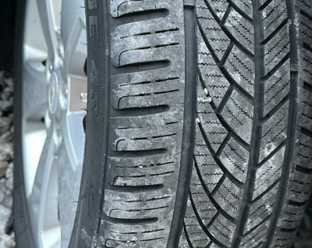 Серый Шевроле Круз, объемом двигателя 2 л и пробегом 299 тыс. км за 8300 $, фото 5 на Automoto.ua