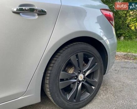 Серый Шевроле Круз, объемом двигателя 1.8 л и пробегом 162 тыс. км за 8000 $, фото 11 на Automoto.ua