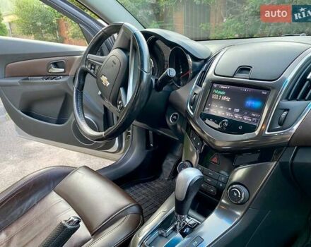 Серый Шевроле Круз, объемом двигателя 1.8 л и пробегом 162 тыс. км за 8000 $, фото 9 на Automoto.ua