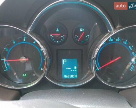 Серый Шевроле Круз, объемом двигателя 1.8 л и пробегом 162 тыс. км за 8000 $, фото 19 на Automoto.ua