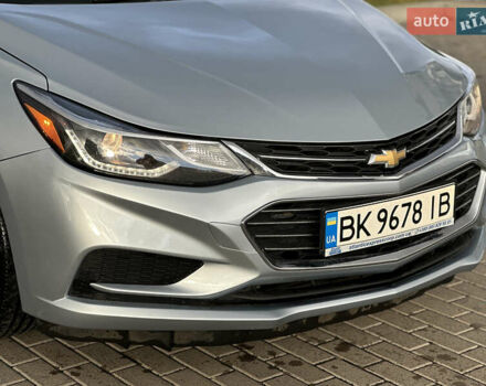 Серый Шевроле Круз, объемом двигателя 1.36 л и пробегом 176 тыс. км за 8999 $, фото 3 на Automoto.ua