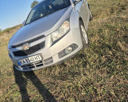 Серый Шевроле Круз, объемом двигателя 1.6 л и пробегом 218 тыс. км за 5500 $, фото 2 на Automoto.ua