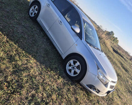 Серый Шевроле Круз, объемом двигателя 1.6 л и пробегом 218 тыс. км за 5500 $, фото 4 на Automoto.ua