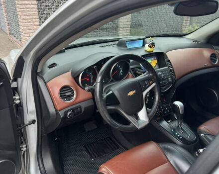 Сірий Шевроле Круз, об'ємом двигуна 1.6 л та пробігом 162 тис. км за 6500 $, фото 9 на Automoto.ua