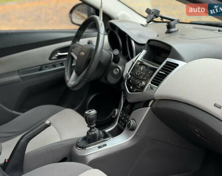 Сірий Шевроле Круз, об'ємом двигуна 1.6 л та пробігом 217 тис. км за 5700 $, фото 13 на Automoto.ua