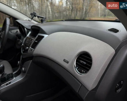 Сірий Шевроле Круз, об'ємом двигуна 1.6 л та пробігом 217 тис. км за 5700 $, фото 16 на Automoto.ua