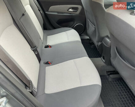 Серый Шевроле Круз, объемом двигателя 1.8 л и пробегом 177 тыс. км за 6650 $, фото 8 на Automoto.ua