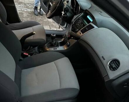 Серый Шевроле Круз, объемом двигателя 1.6 л и пробегом 174 тыс. км за 6700 $, фото 16 на Automoto.ua