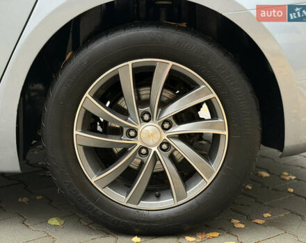 Сірий Шевроле Круз, об'ємом двигуна 1.6 л та пробігом 217 тис. км за 5700 $, фото 7 на Automoto.ua