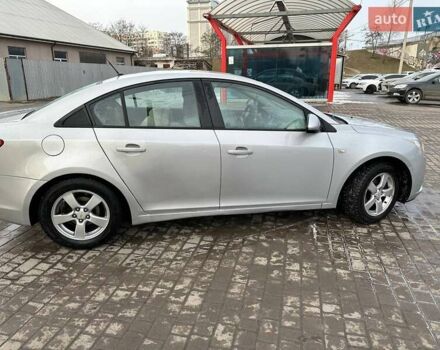 Серый Шевроле Круз, объемом двигателя 1.6 л и пробегом 174 тыс. км за 6700 $, фото 4 на Automoto.ua