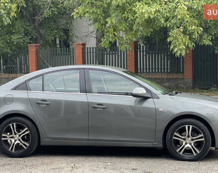 Серый Шевроле Круз, объемом двигателя 1.8 л и пробегом 177 тыс. км за 6650 $, фото 4 на Automoto.ua