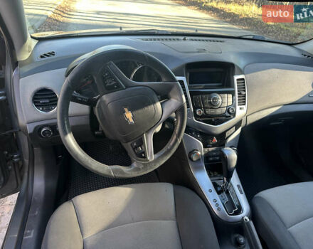 Серый Шевроле Круз, объемом двигателя 1.99 л и пробегом 196 тыс. км за 7200 $, фото 35 на Automoto.ua