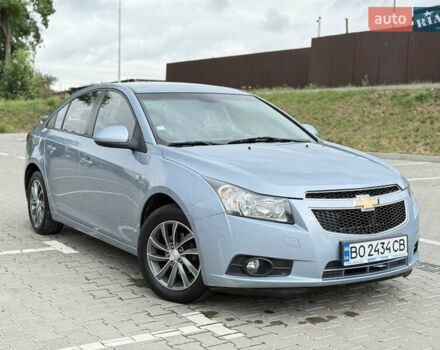 Серый Шевроле Круз, объемом двигателя 1.6 л и пробегом 195 тыс. км за 5600 $, фото 12 на Automoto.ua