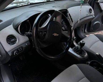 Серый Шевроле Круз, объемом двигателя 1.6 л и пробегом 174 тыс. км за 6700 $, фото 9 на Automoto.ua