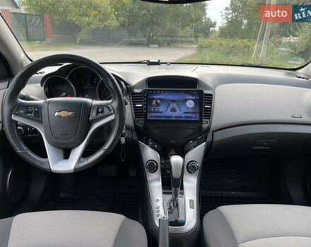 Серый Шевроле Круз, объемом двигателя 1.8 л и пробегом 177 тыс. км за 6650 $, фото 7 на Automoto.ua