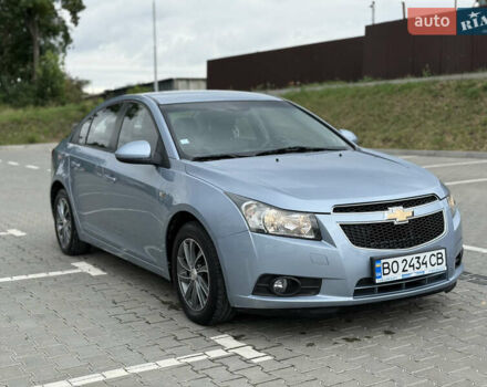 Серый Шевроле Круз, объемом двигателя 1.6 л и пробегом 195 тыс. км за 5600 $, фото 2 на Automoto.ua