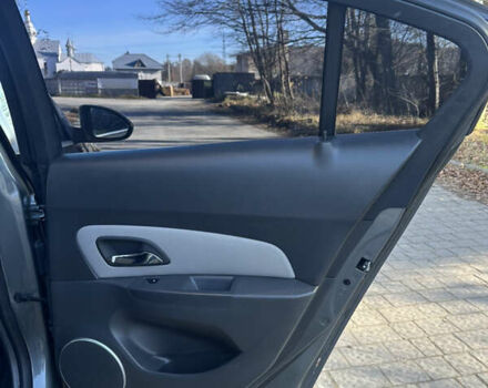 Серый Шевроле Круз, объемом двигателя 1.99 л и пробегом 196 тыс. км за 7200 $, фото 27 на Automoto.ua